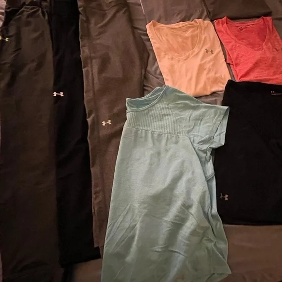Under Armour Activewear Mix - Multi Color Tops & Bottoms 11 Piece Bundle - Picture 3 of 4